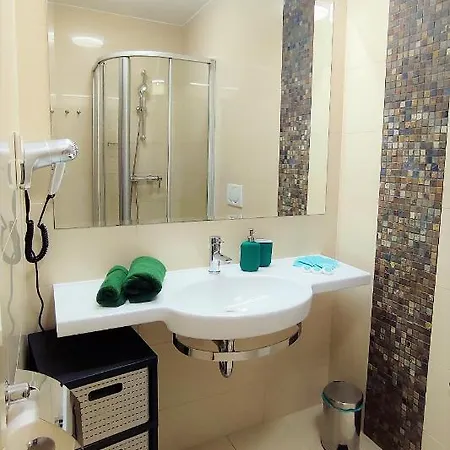 Lady In Red Kosciuszki 16