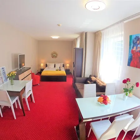 Lady In Red Kosciuszki 16 コウォブジェク