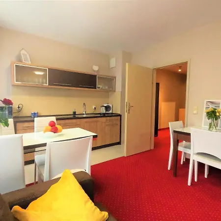 Lady In Red Kosciuszki 16 コウォブジェク